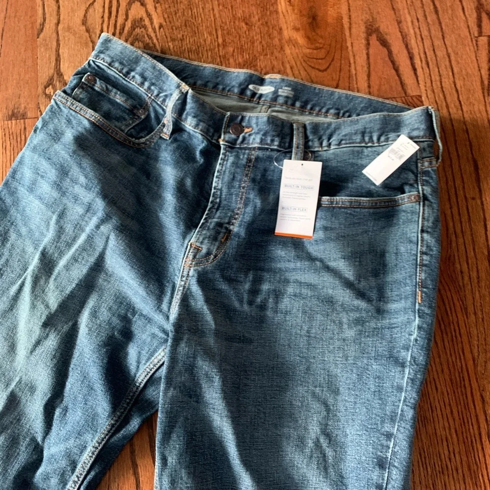 NWT! Old Navy Men’s Loose Jeans with Built in flex